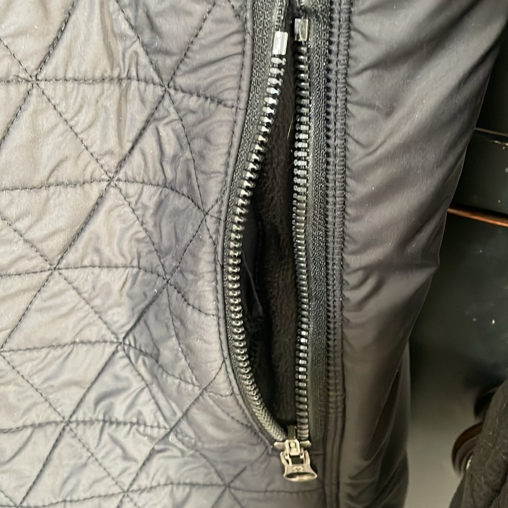 Lulemon running jacket - Picture 3 of 12